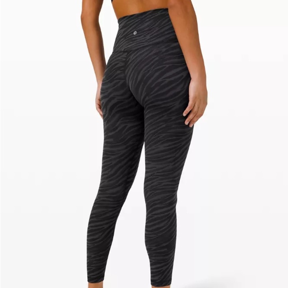 Lululemon black zebra align leggings